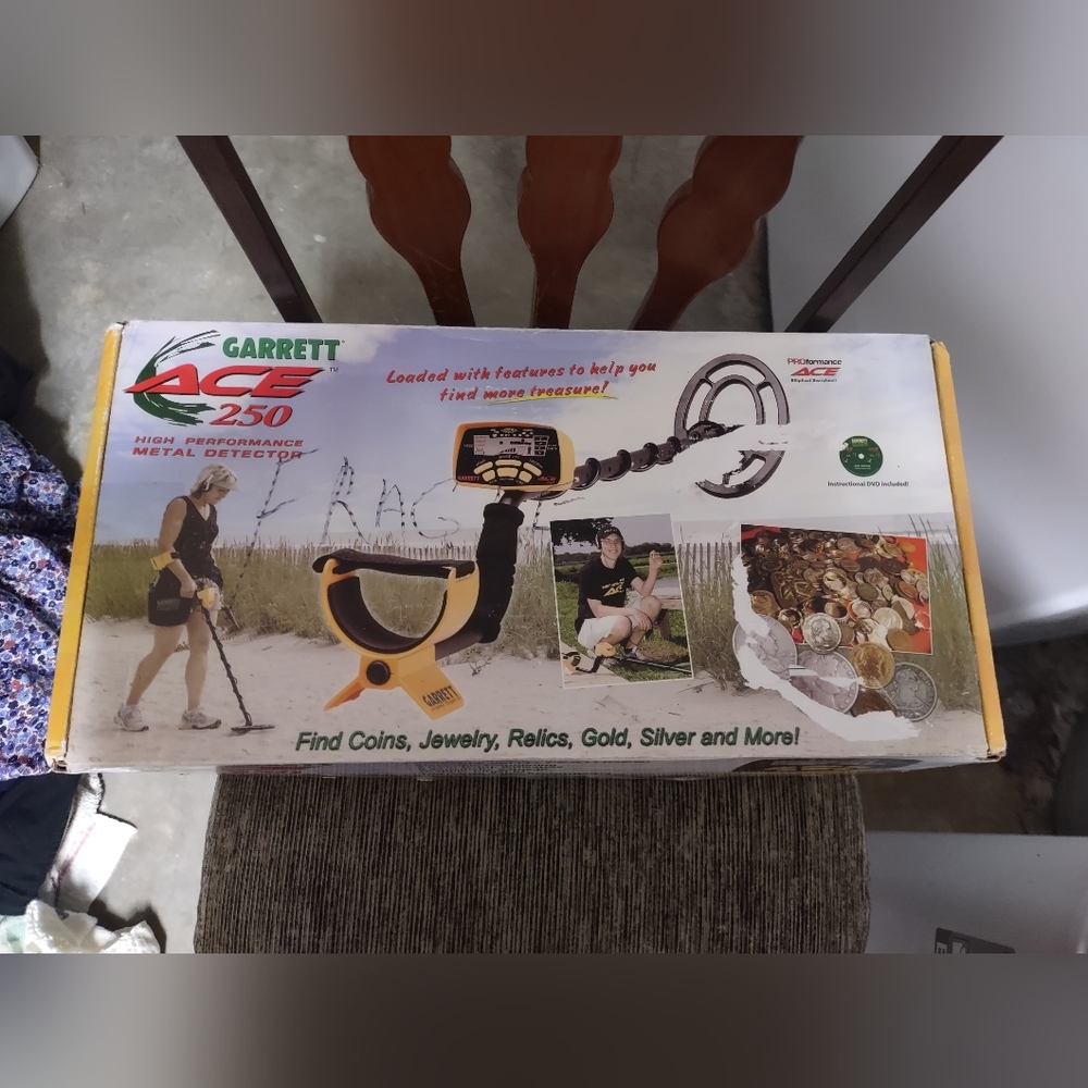Garrett ACE 250 Metal Detector